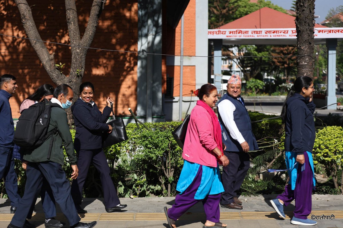 civil servants (14)