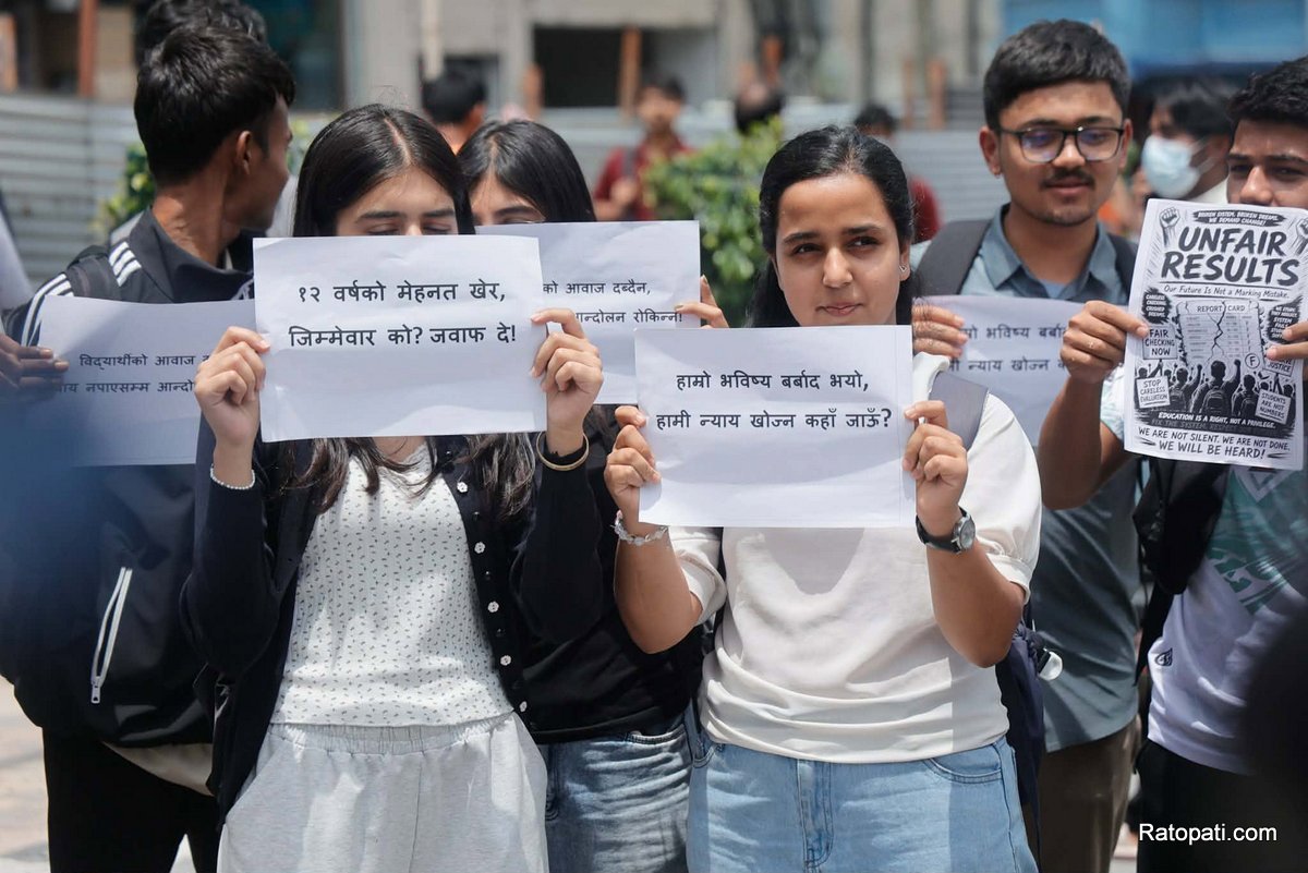 class-12-student-pradarsan (12)