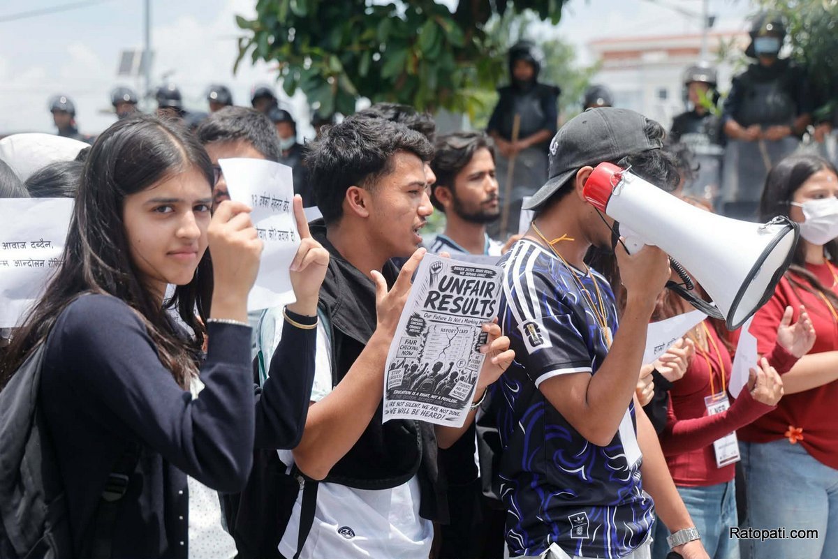 class-12-student-pradarsan (2)