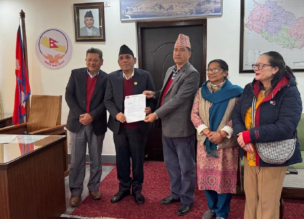   राष्ट्रिय सभा अधिवेशन बोलाउन माग गर्दै कांग्रेसद्वारा अध्यक्ष दाहालसँग भेट