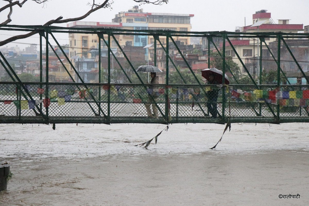 बाढीपहिरोमा परेर काठमाडौँ उपत्यकामा मात्रै ३४ जनाको मृत्यु