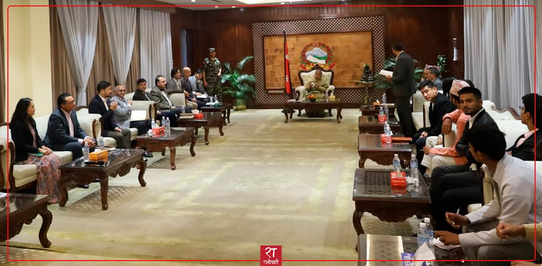   जेनजीदेखि दलका नेतासम्म बैठकमा, तस्बिरहरु