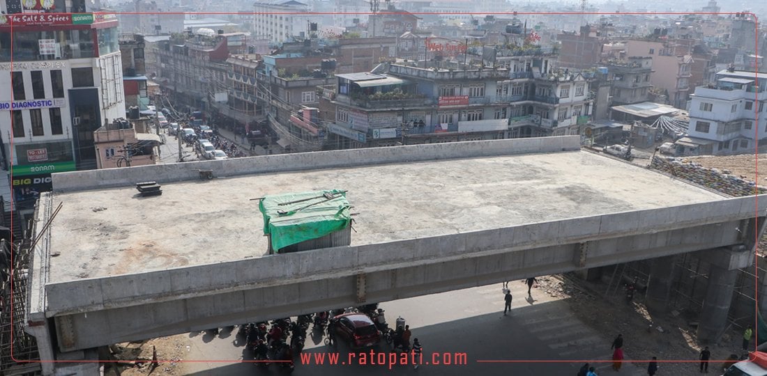 ग्वार्को फ्लाइ ओभर निर्माण : अन्तिम पटक थपिएको म्याद पनि गुज्रिने आशङ्का (तस्बिरहरू)