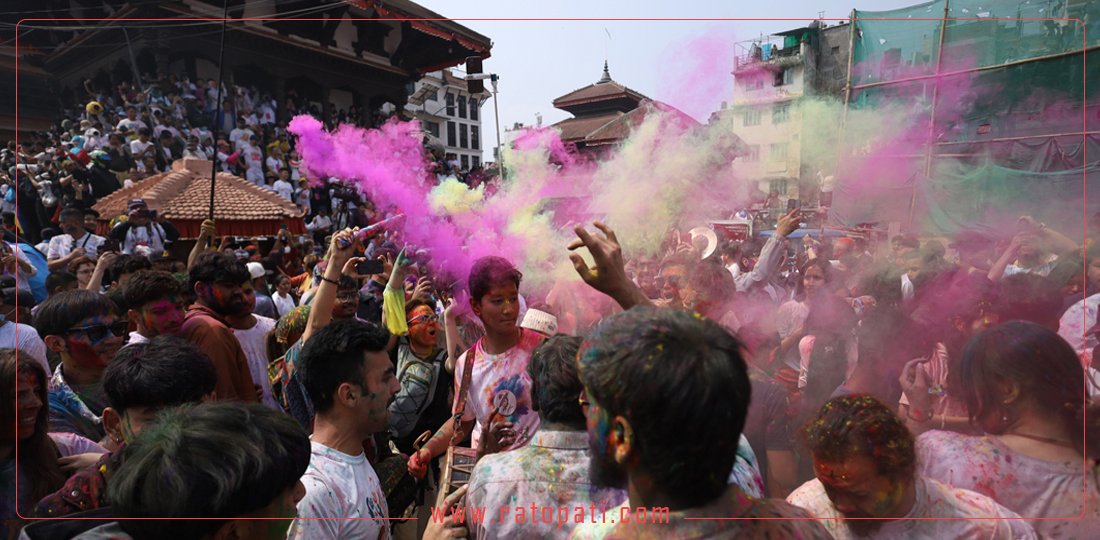 वसन्तपुरमा होलीको रौनक, २८ तस्बिरमा हेर्नुहोस्