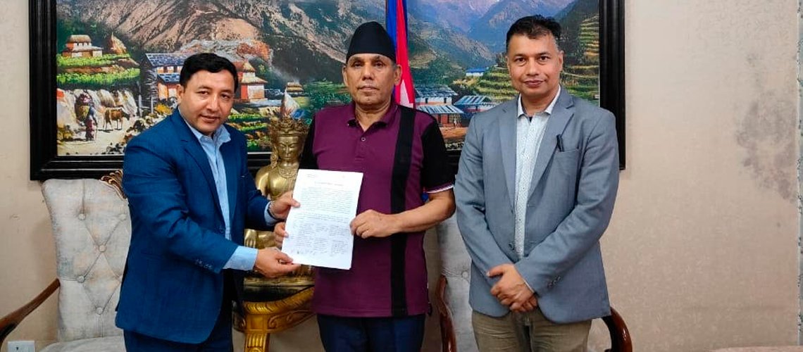   संघीय कर्मचारीलाई दश वर्षसम्म प्रदेश सचिवमा खटाउने प्रावधान नराख्न माग