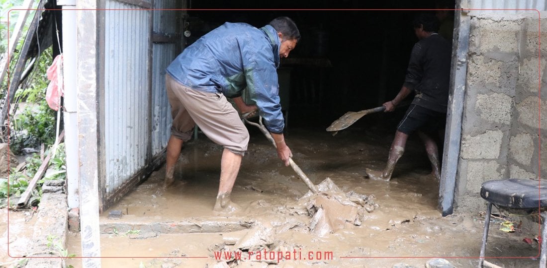 तङ्ग्रिँदै बाढीको चपेटामा परेको काठमाडौँ उपत्यका (तस्बिरहरू)