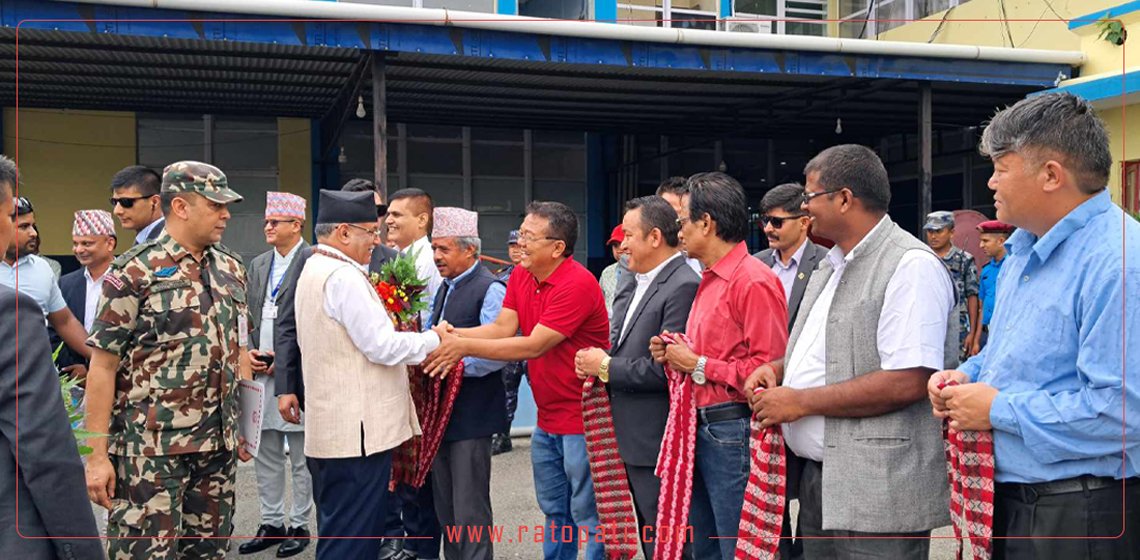   विराटनगर पुगेर प्रचण्डले भने– माधव नेपाल समीकरण भन्दा बाहिर जानुहुन्न