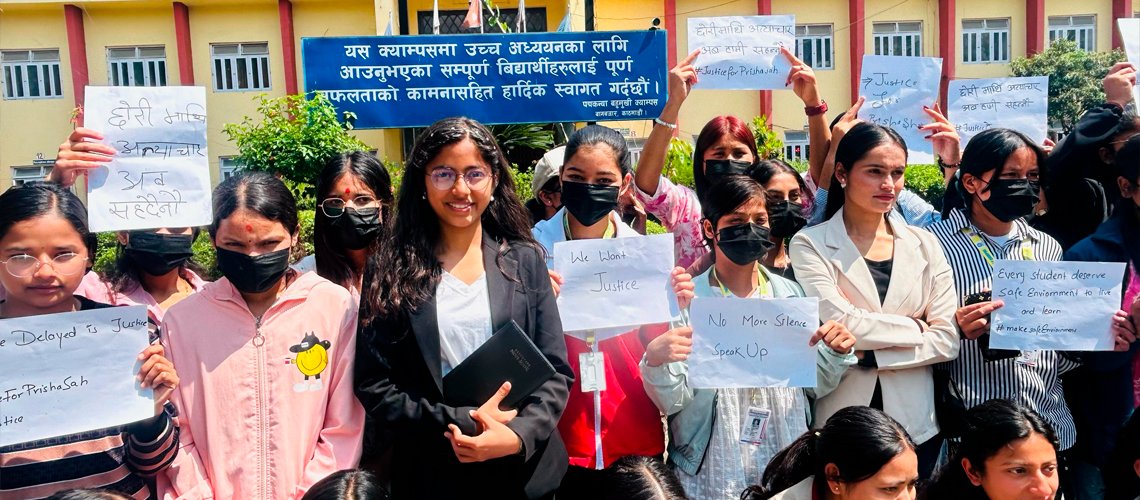 प्रिसा साह मृत्यु प्रकरणका दोषीलाई कारबाहीको माग गर्दै पद्मकन्या कलेजका विद्यार्थीले गरे प्रदर्शन (तस्बिरहरू)