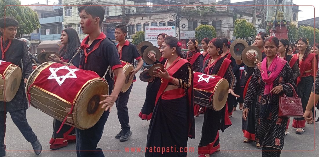 नेपाल संवत् ११४५ का अवसरमा हेटौँडामा  र्‍यालीको आयोजना (तस्बिरहरू)