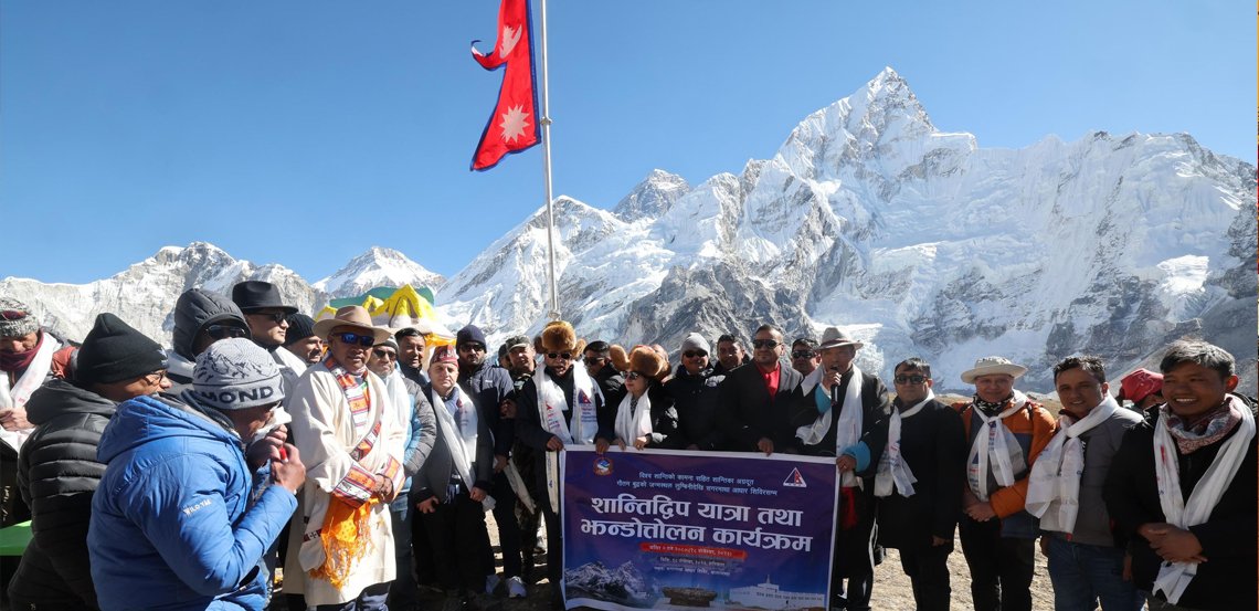 कालापत्थरमा प्रधानमन्त्रीले गरे शान्तिदीप यात्राको शुभारम्भ (तस्बिरहरु)