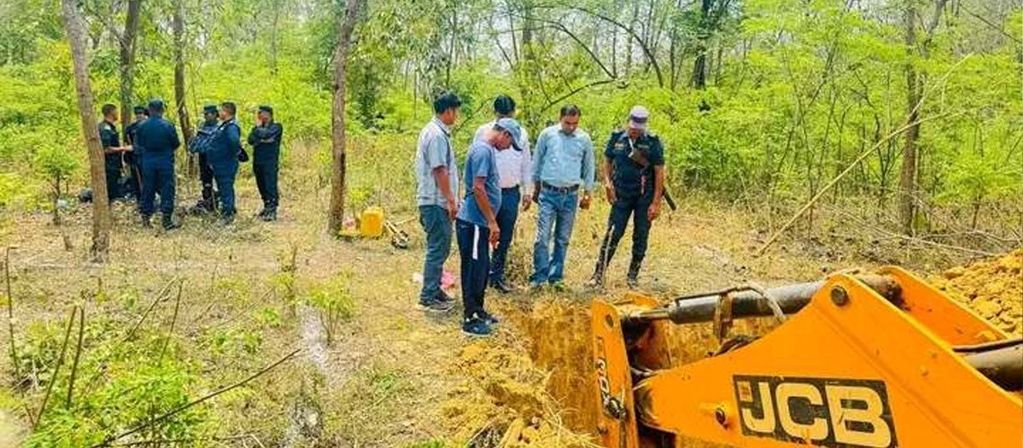 कोहलपुर–सुर्खेत ‎प्रसारण लाइन :  विवादित स्थलमा सुरक्षा घेरामा काम गरिँदै (तस्बिरहरू)