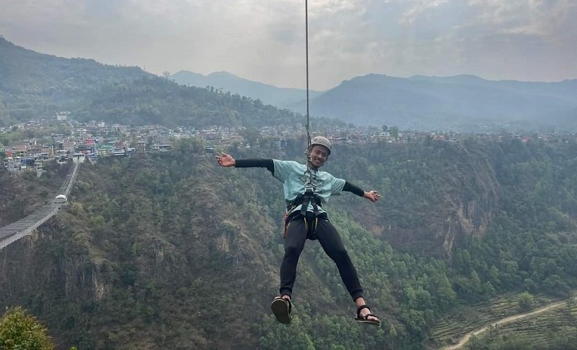 साहसिक पर्यटनको गन्तव्य क्लिफले सुरु गर्‍यो ‘क्रेन स्वीङ’