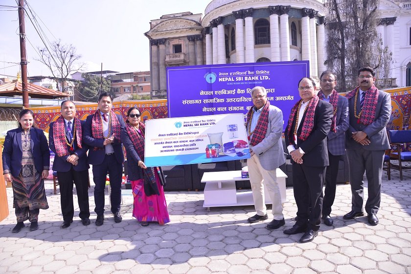 एसबिआई बैंकद्वारा बाल मन्दिरका १०७ बालबालिकालाई न्यानो सहयोग