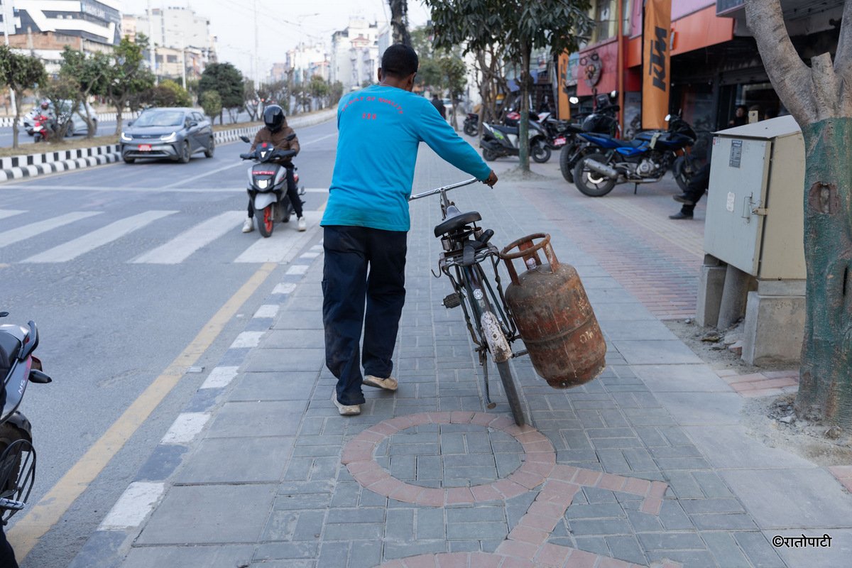 CYCLE LANE (12)