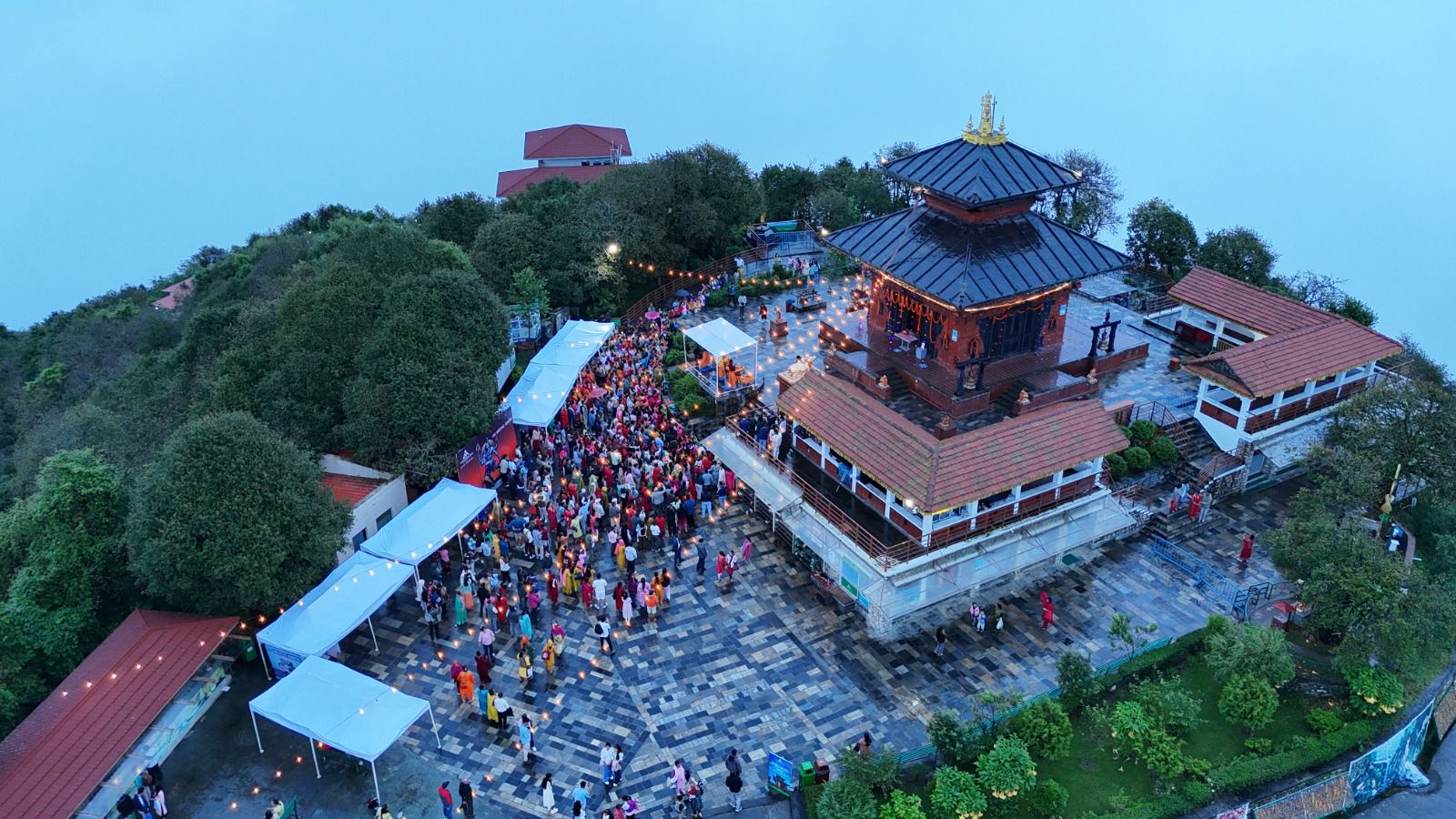   चन्द्रागिरी भालेश्वर मन्दिर परिसरमा महाआरती हुँदै, केवलकार टिकट ४०० रुपैयाँ मात्र