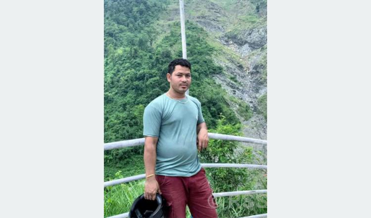 जेनजी आन्दोलनका सहिदः ‘बाबालाई कस्ले गोली हान्यो ?’ छोराको प्रश्नले झस्काउँछ जानतीलाई