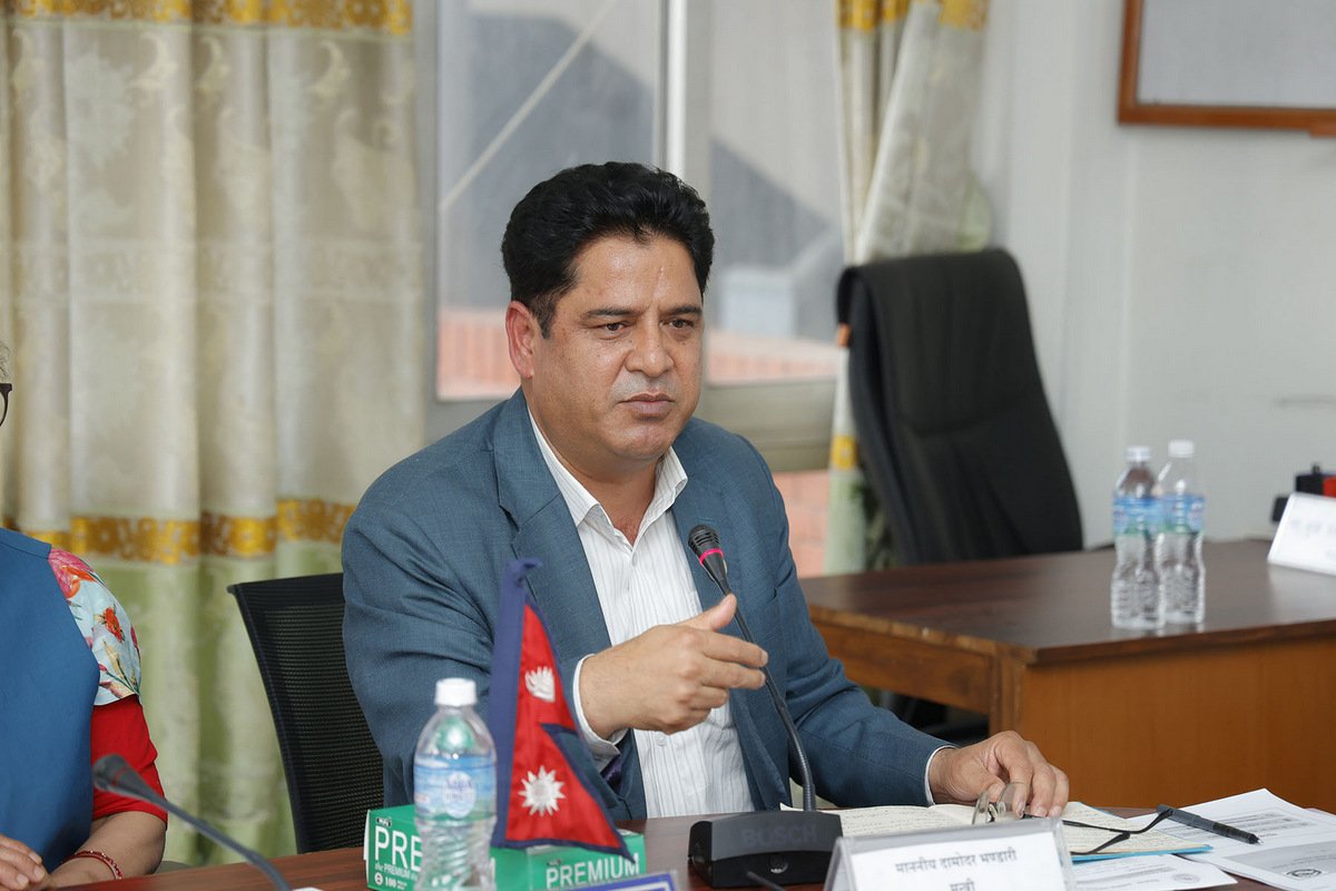 सुपारी आयात हुँदा २५ अर्ब बराबर राजस्व संकलन भइरहेकाे छ : मन्त्री भण्डारी
