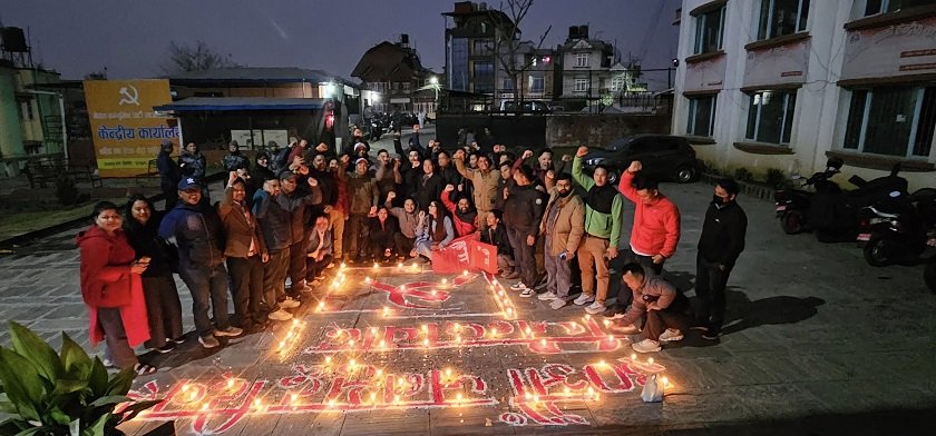 जनयुद्ध दिवसको पूर्व सन्ध्यामा वाइसिएलद्वारा पेरिसडाँडामा दीप प्रज्वलन