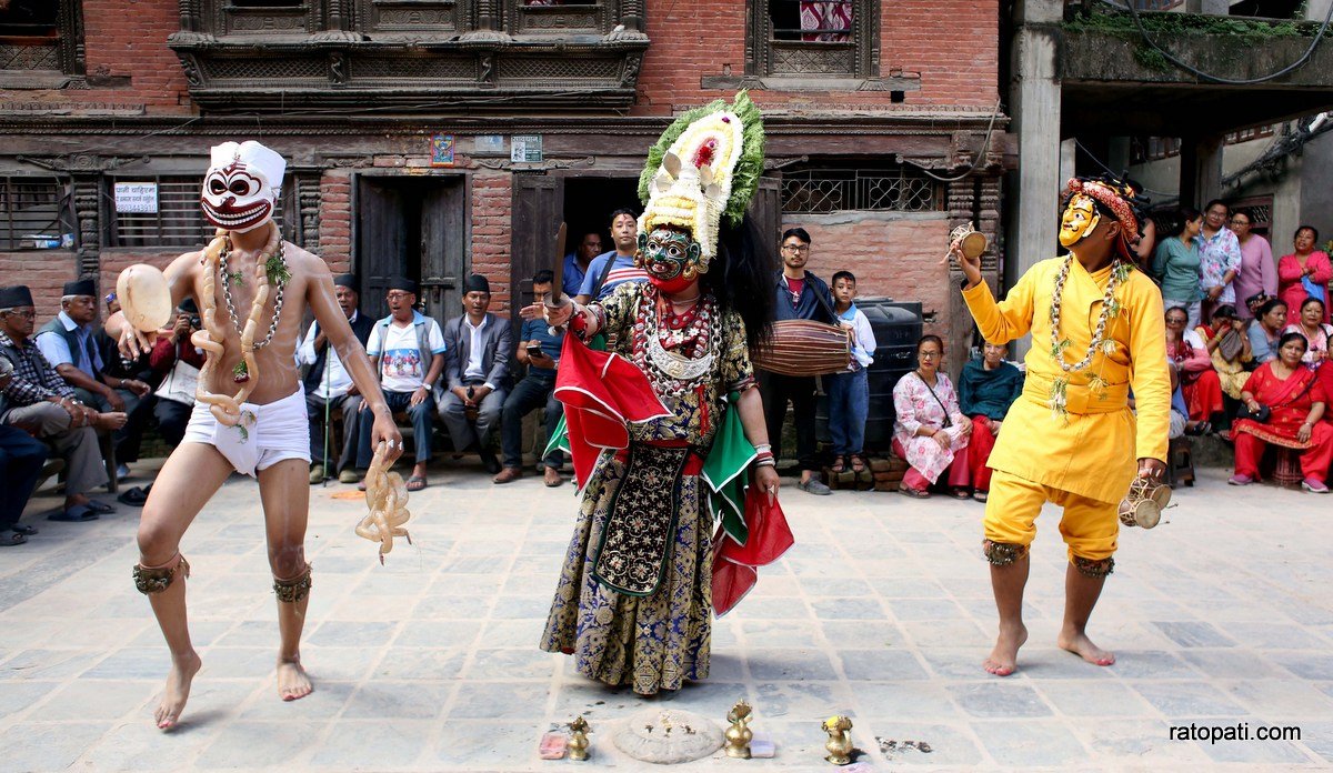 इन्द्रजात्राको सुरुवातसँगै पौराणिक देवी नाच सुरु (तस्बिरहरू)