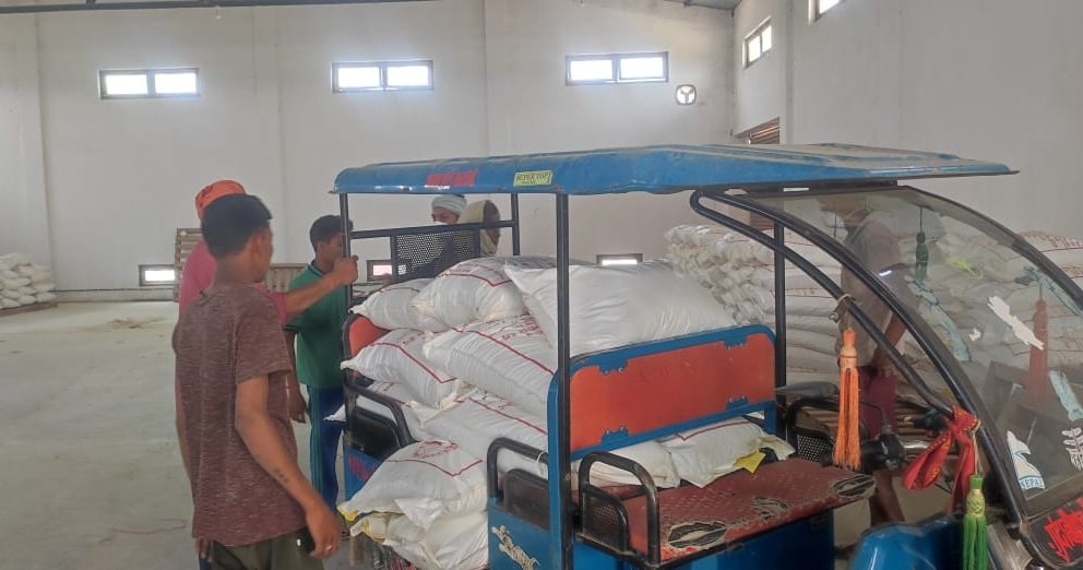 पालिकाद्वारा किसानलाई अनुदानमा धानको बीउ वितरण