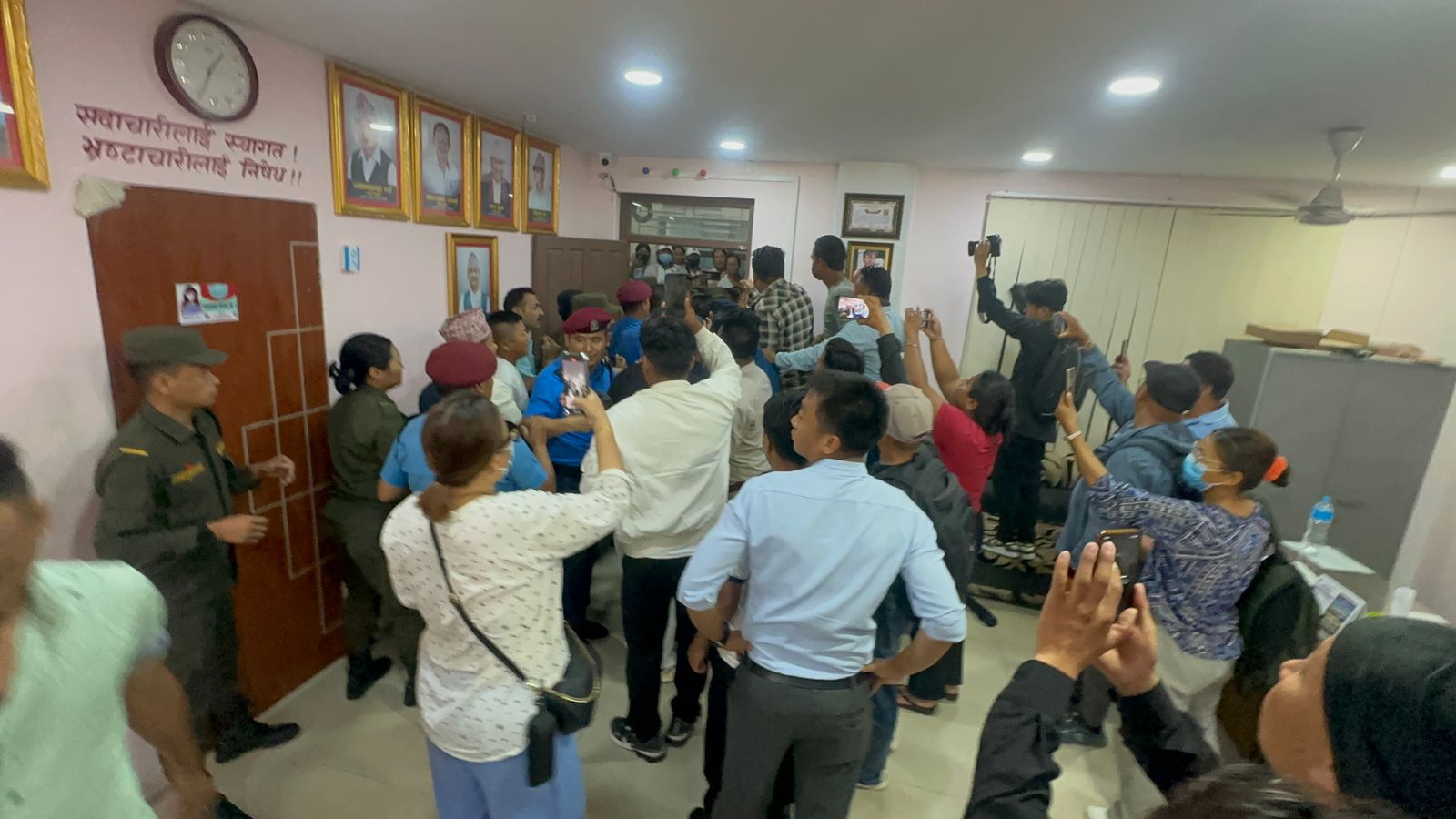 धरानमा प्रमुख–उपप्रमुख द्वन्द्व के हो ?