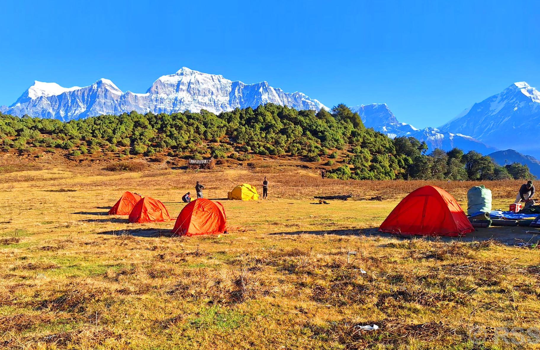 पर्यटक आकर्षणको केन्द्र बन्दै ‘ढोरपाटन जलजला’