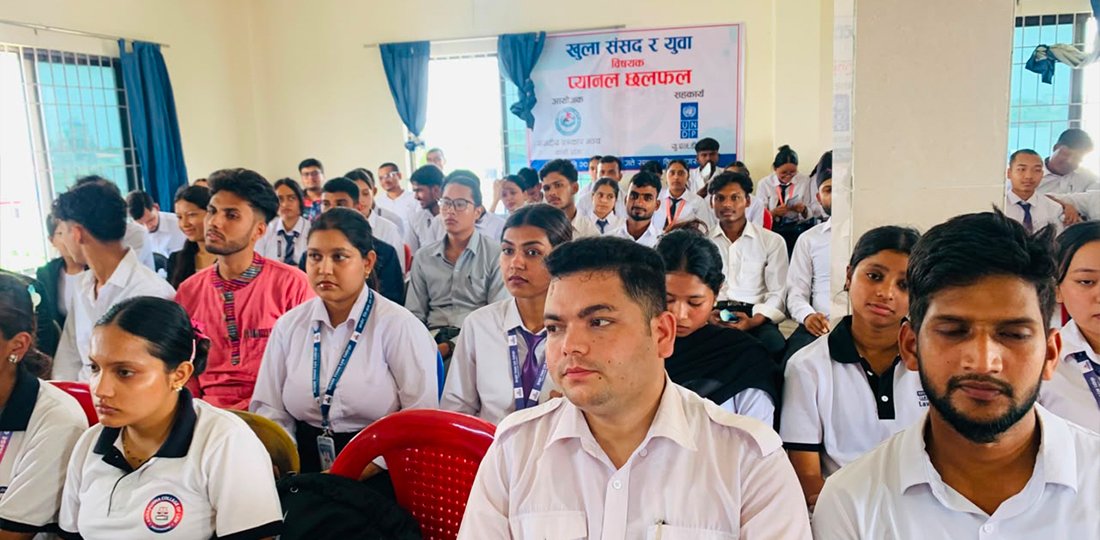 विद्यार्थीको प्रश्न– कानुन बनाउने सांसद नै किन कुर्सी फुटाउँछन् ?