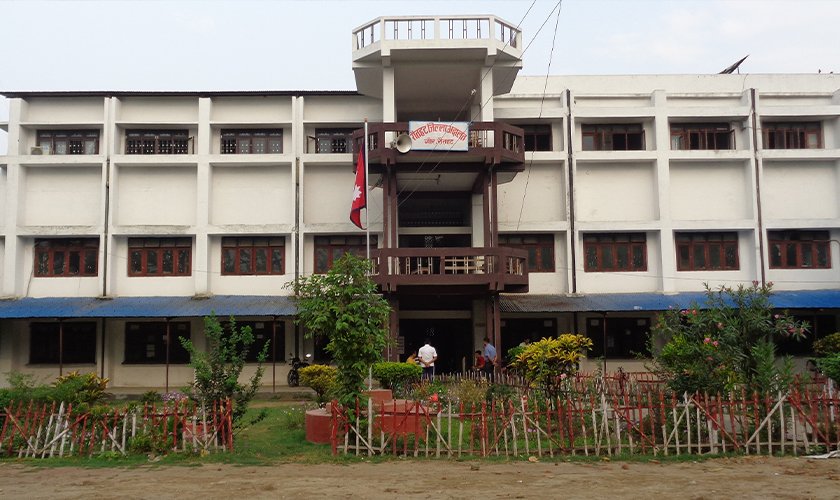 जग्गा फुकुवा गर्न ५० हजार घुस लिने अदालतका कर्मचारी अख्तियारको फन्दामा