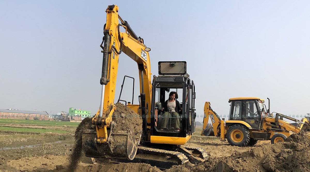  अफगानिस्तानमा नेपालबाट एक वर्षमा  ६९ थान डोजर निर्यात