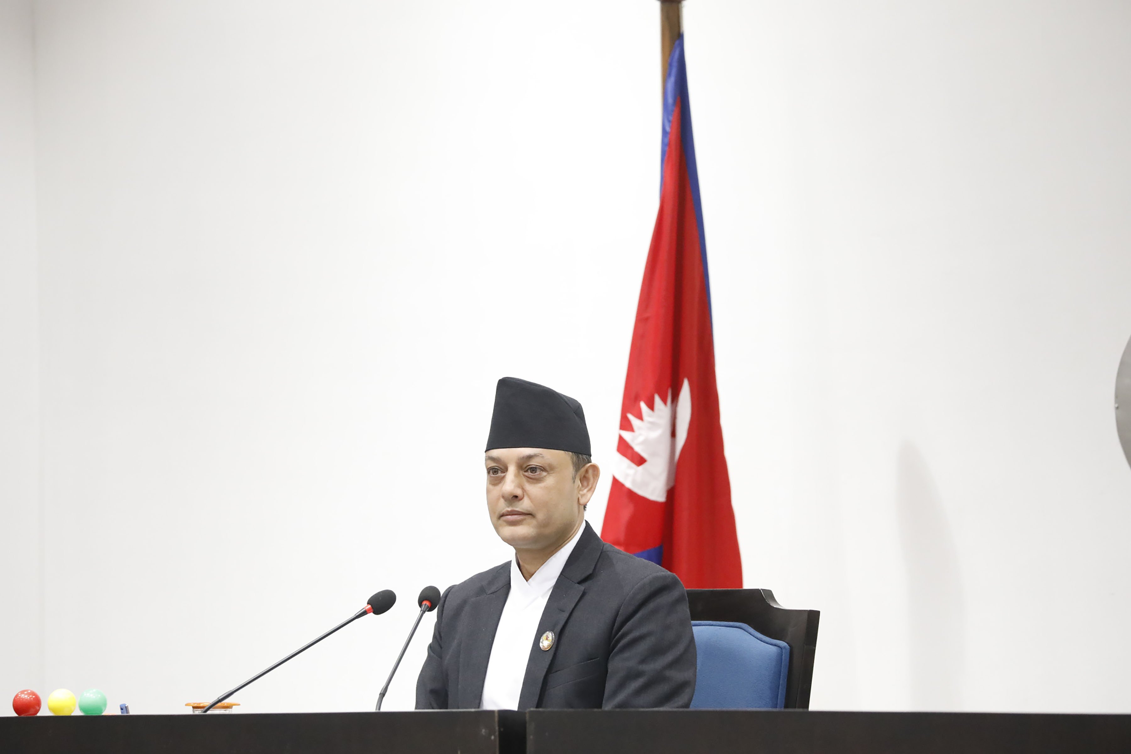 प्रतिनिधि सभा बैठक १५ मिनेटका लागि स्थगित