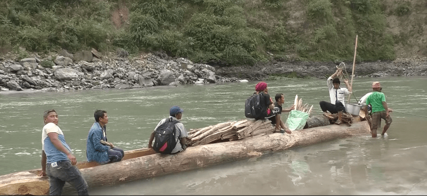 डुङ्गा संरक्षणमा जुटे रामेछापका माझी