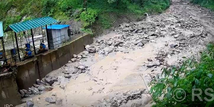बाढीले क्षति पुर्‍याएपछि रेलेखोला जलविद्युत् आयोजना बन्द
