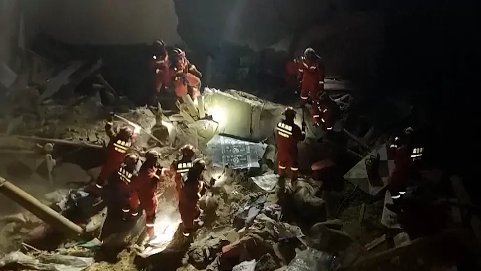चीनको उत्तरपश्चिमी भूकम्पमा परी कम्तीमा १२७ को मृत्यु