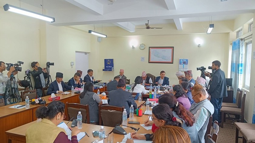   महासङ्घलाई देखाएर विद्यालय शिक्षा विधेयक रोक्न खोजेको भन्दै सांसदहरूको आपत्ति