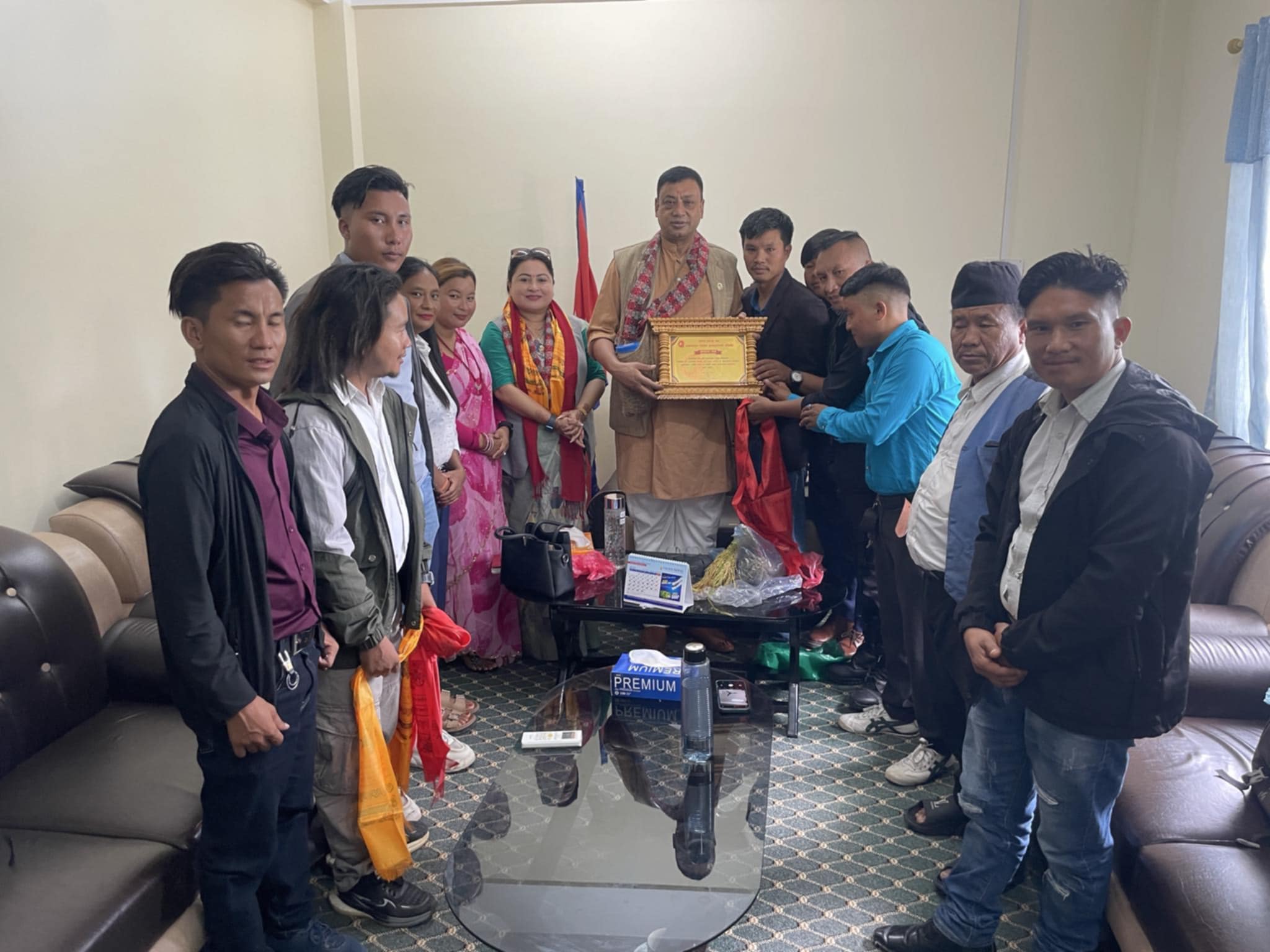   चेपाङ स्वायत्त विशेष क्षेत्र घोषणा गर्न माग गर्दै प्रदेश सरकारलाई ज्ञापन पत्र