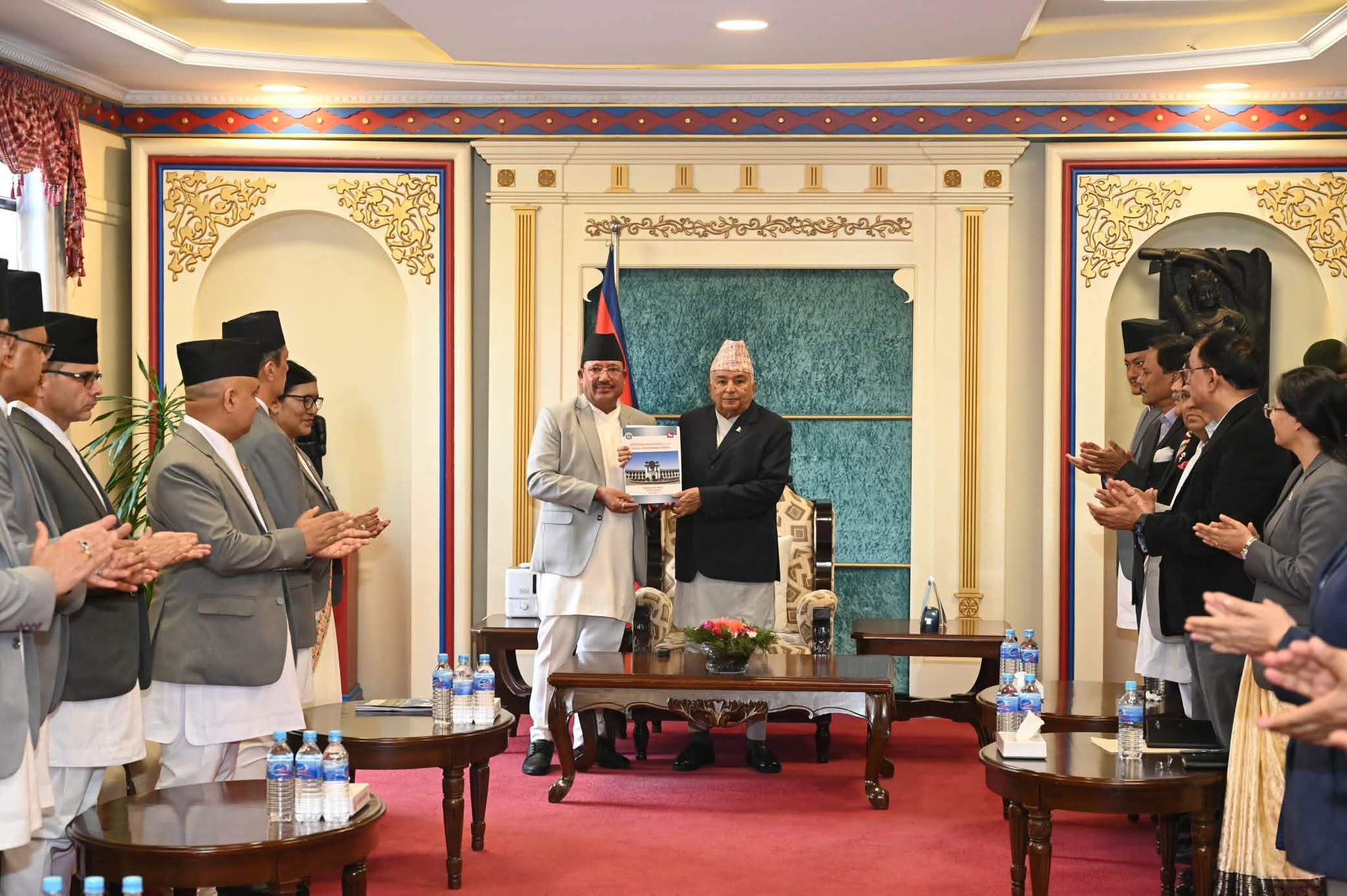 राष्ट्रपति पौडेल समक्ष निर्वाचन प्रतिवेदन २०८२ पेस