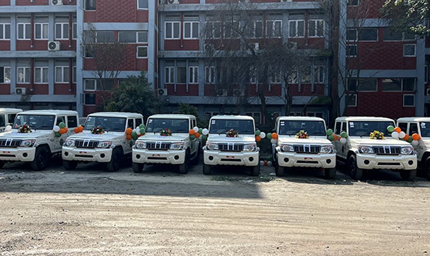   चुनावका लागि भारतबाट आइपुगे ६१ वटा गाडी