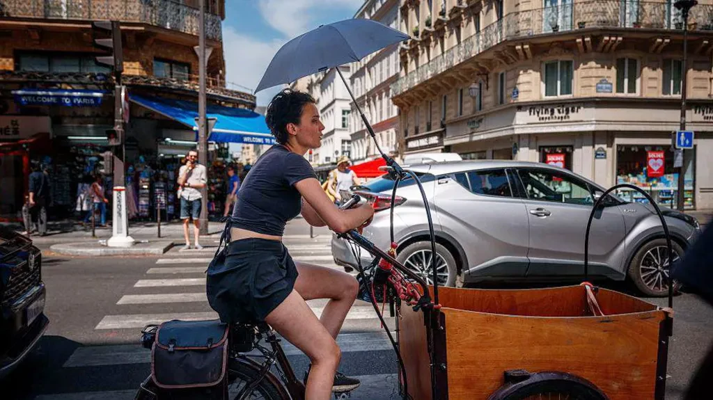 Paris Imposes Temporary Alcohol Ban Amid Heatwave to Ease Hospital Strain