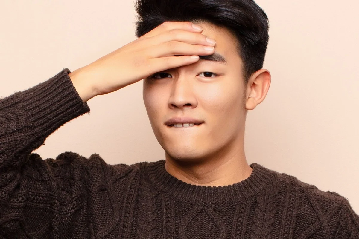 Man Loses Vision After Slapping Eye to Stop Twitching