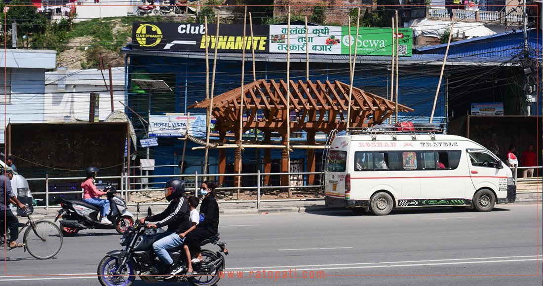 कलंकीमा बन्दैछ फल्चा शैलीको प्रतीक्षालय, तस्बिरहरू