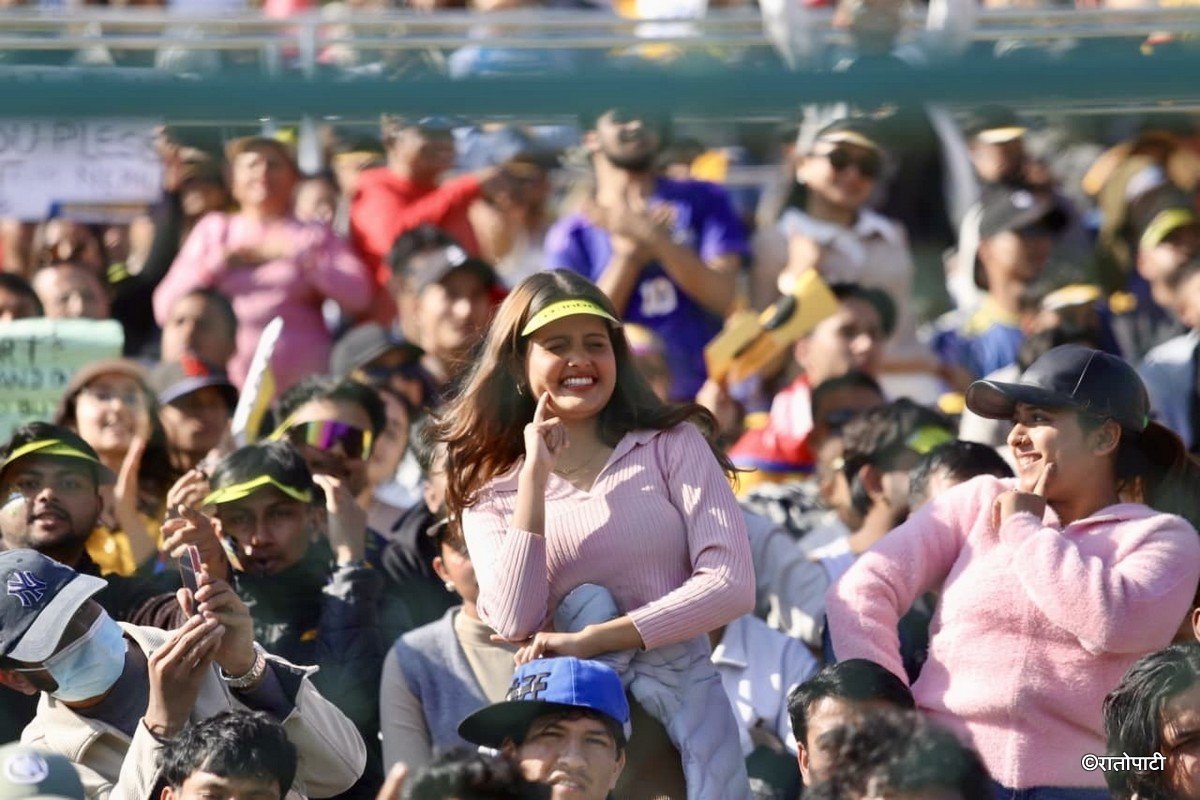 fans (12)