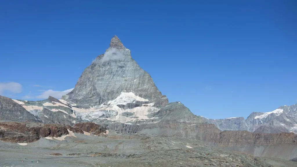 हिमनदी पग्लिन थालेपछि स्वीटजरल्यान्ड र इटलीले पुनः खिचे सीमारेखा