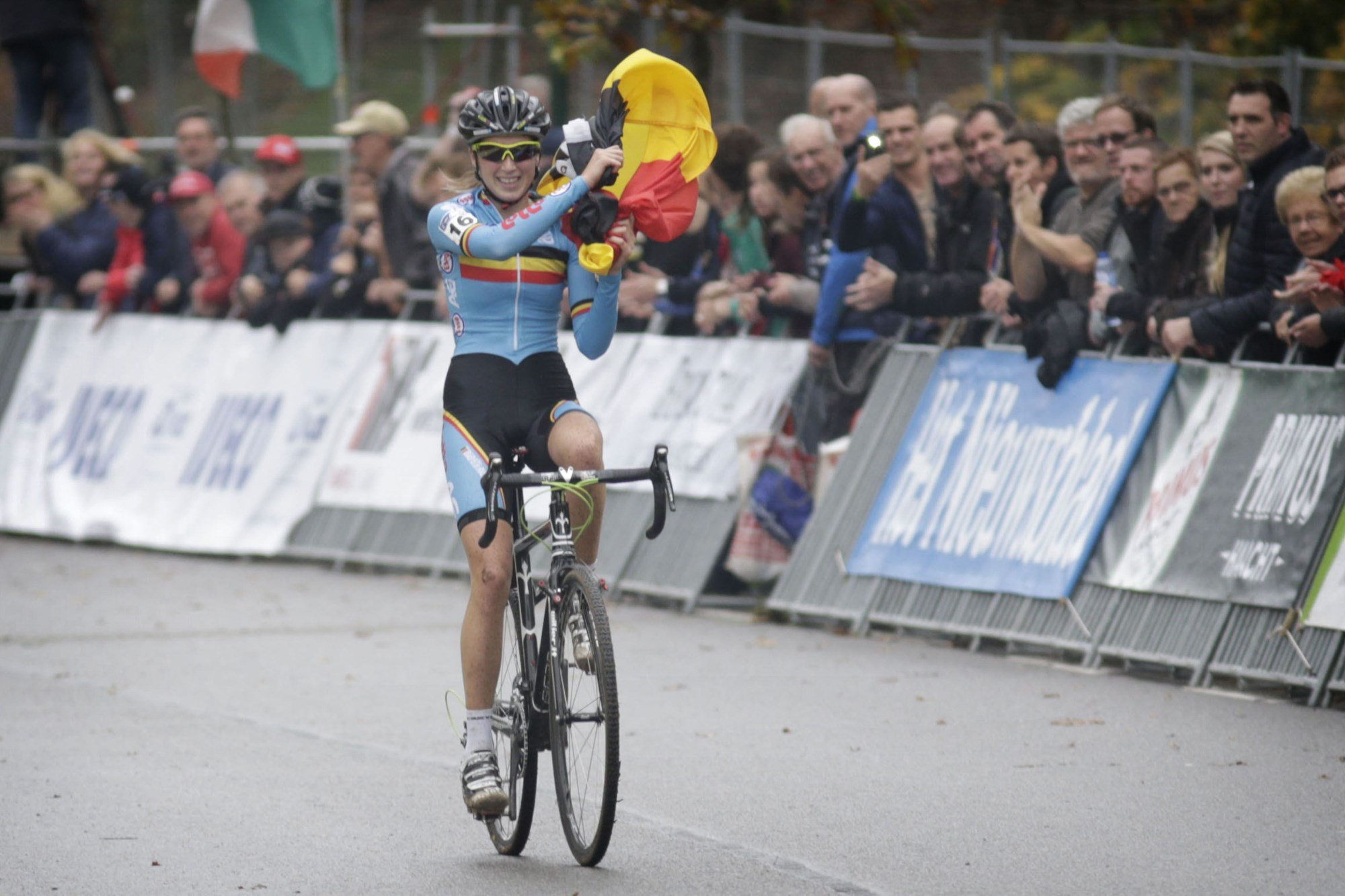 Femke-Van-den-Driessche-Cor-vos