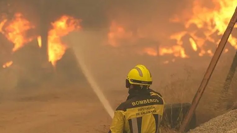 France and Spain Wildfires Displace Over 135,000