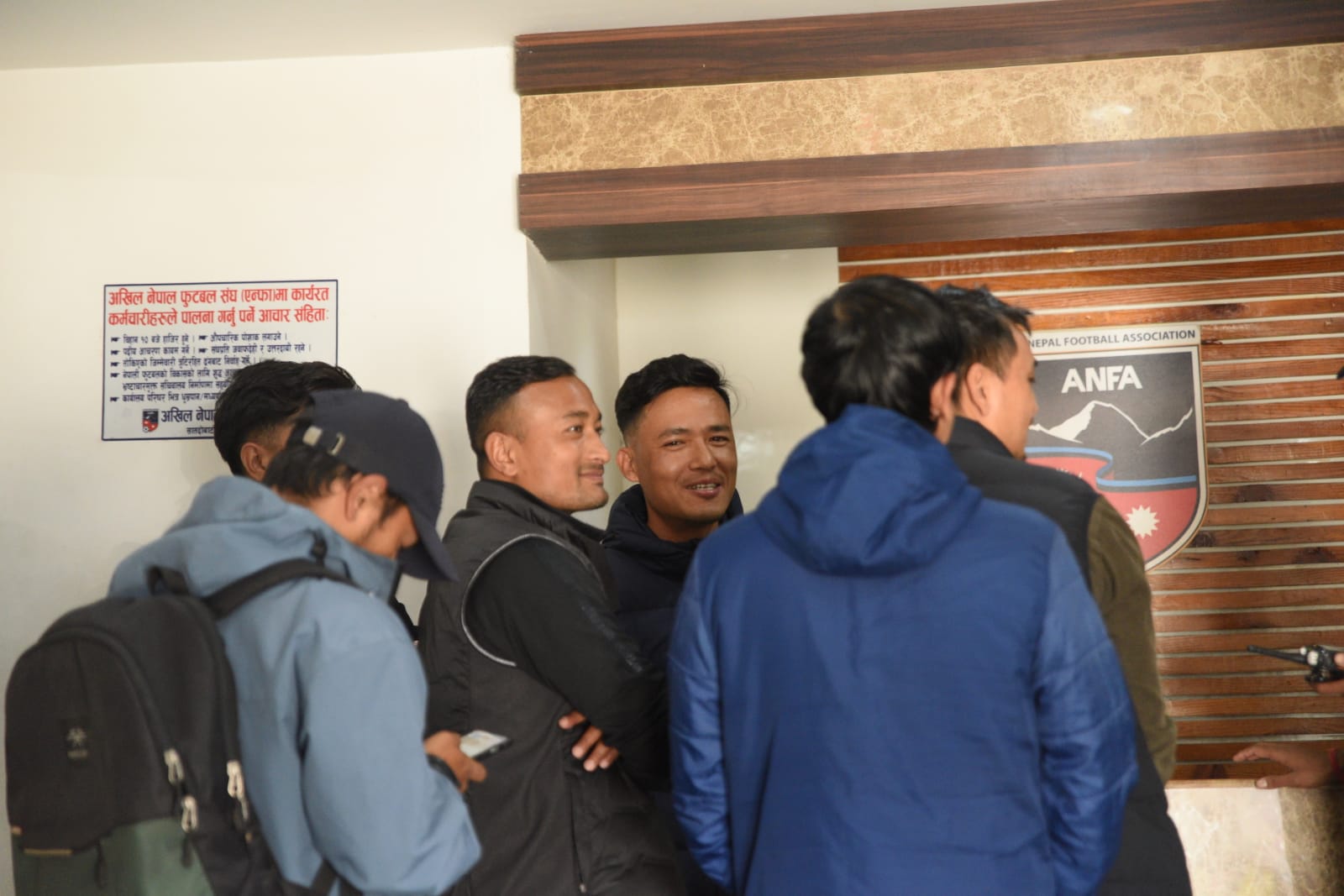   एन्फासँग वार्ता गर्न पुगे खेलाडी, प्रत्यक्ष प्रशारण गर्नुपर्ने अडान
