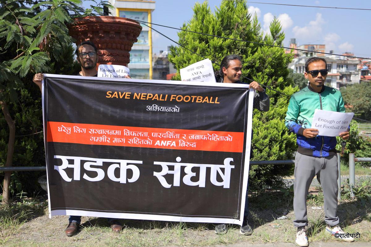 football players protest (12)