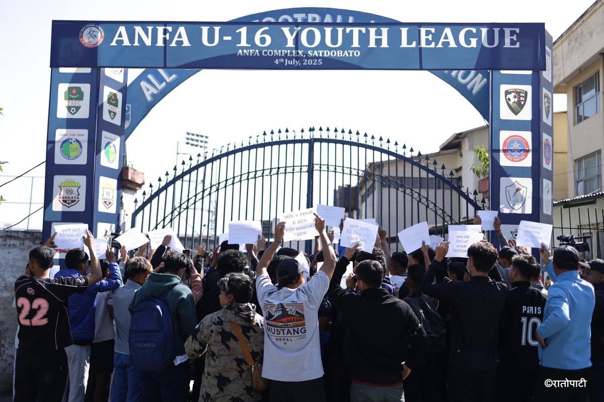 football players protest (5)