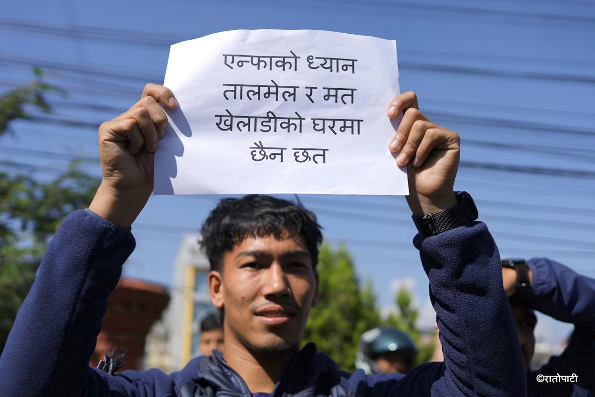 football players protest (9)