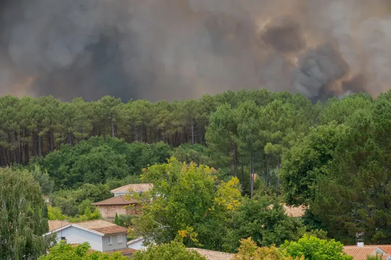 France Wildfires Force Evacuation of Over 20,000 People