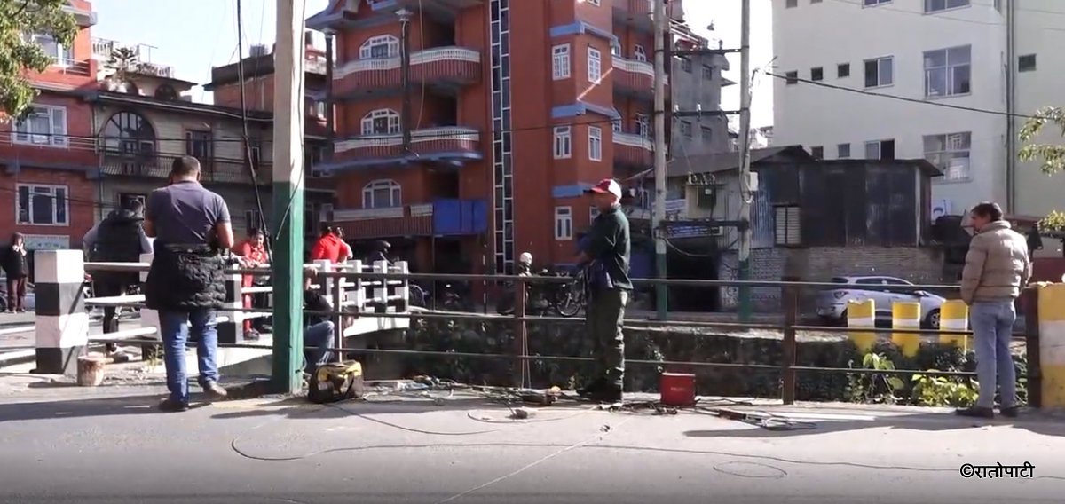   धोबीखोला करिडोरमा दुर्घटना बढेपछि स्थानीयले राख्न थाले रेलिङ